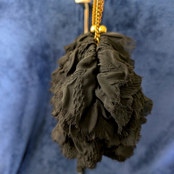 Betsey Johnson Black Ruffle Kiss Lock, 7X6X1", EUC, NO CALL OUTS, - Picture 2 of 9